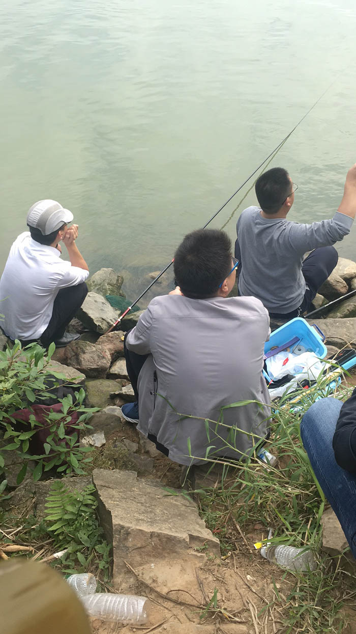 釣魚中